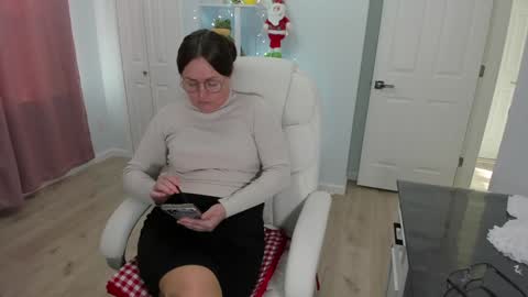 Ukrainian-woman online show from 12-05-24, 07:06