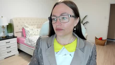 Ukrainian-woman online show from 09-25-25, 12:09