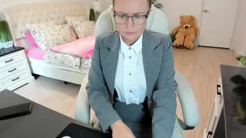 Ukrainian-woman online show from 10-20-25, 07:36