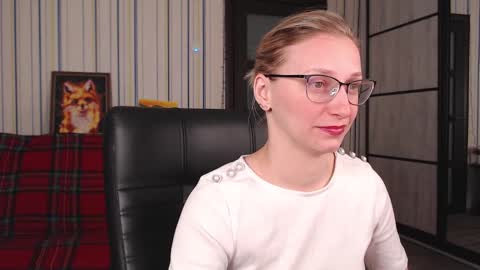 Snapshot of vikaericka chatting on 02-17-26, 05:30 Vika online show from 02-17-26, 05:30