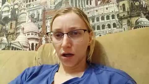 Snapshot of vikaericka chatting on 02-26-26, 03:33 Vika online show from 02-26-26, 03:33