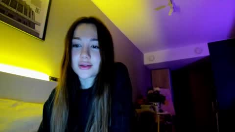 Snapshot of vikawels chatting on 10-01-25, 09:32 Vika online show from 10-01-25, 09:32