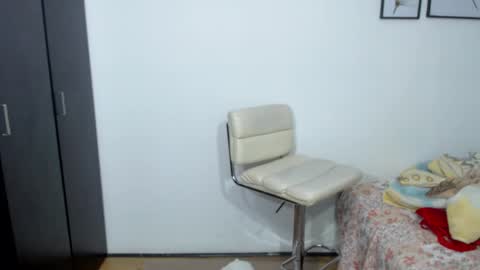 Viki Mom  online show from 12-11-24, 04:49