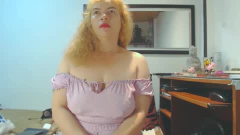 VIKKKTORIAAA online show from 12-13-24, 07:58