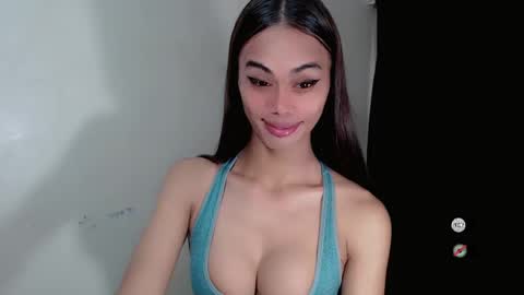 vikkylustfull online show from 12-18-24, 11:19