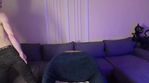 Max online show from 01-11-26, 05:18