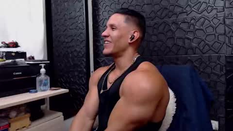 Viktor Herrera online show from 02-14-25, 06:40