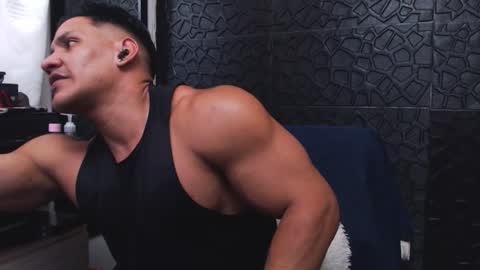 Viktor Herrera online show from 09-29-25, 04:34