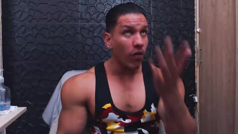 Viktor Herrera online show from 10-16-25, 04:52