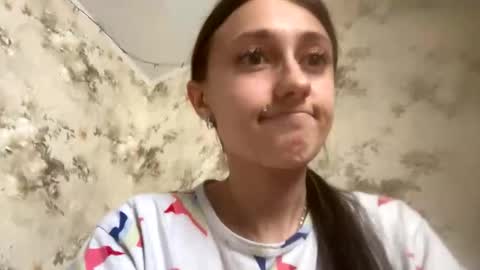 Snapshot of viktoria9898 chatting on 09-24-25, 11:46 Sweett online show from 09-24-25, 11:46