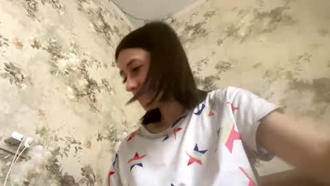 Snapshot of viktoria9898 chatting on 11-13-25, 11:20 Sweett online show from 11-13-25, 11:20