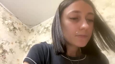 Snapshot of viktoria9898 chatting on 11-19-25, 12:16 Sweett online show from 11-19-25, 12:16