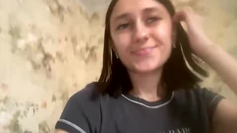 Snapshot of viktoria9898 chatting on 11-20-25, 12:05 Sweett online show from 11-20-25, 12:05