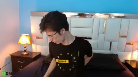 Snapshot of viktornoir chatting on 09-24-25, 10:24 viktornoir online show from 09-24-25, 10:24