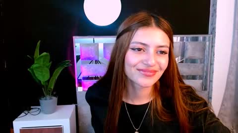 Snapshot of viky_evanss chatting on 10-14-25, 07:36 viky_evanss online show from 10-14-25, 07:36