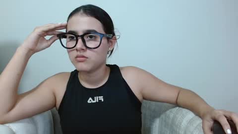 Snapshot of vikysexy28 chatting on 02-18-25, 09:09 vikysexy28 online show from 02-18-25, 09:09