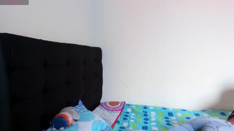 Snapshot of vinaly_y chatting on 10-23-25, 07:01 Vinaly online show from 10-23-25, 07:01