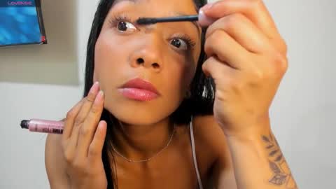 Snapshot of vinaly_y chatting on 11-24-25, 11:37 Vinaly online show from 11-24-25, 11:37