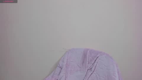 Snapshot of vinaly_y chatting on 12-17-25, 10:16 Vinaly online show from 12-17-25, 10:16