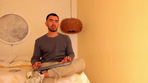 VINCE online show from 12-01-25, 05:01