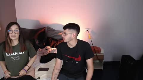Snapshot of vincentandmia chatting on 02-11-25, 10:18 Mia and Vincent online show from 02-11-25, 10:18