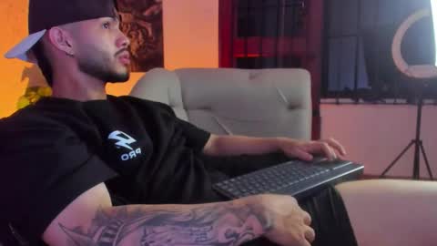 Snapshot of vincentblack_ chatting on 02-03-26, 06:22 Vincent online show from 02-03-26, 06:22