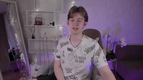 Snapshot of vincentpotts chatting on 10-05-25, 05:39 Vincent online show from 10-05-25, 05:39