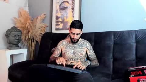 Vincent Sartori online show from 10-31-25, 05:14