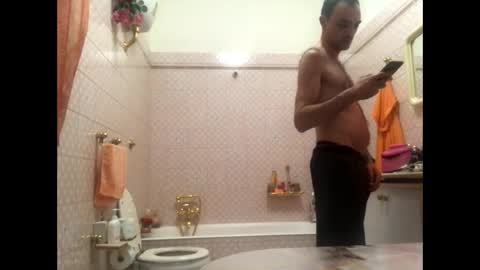 Snapshot of vinmin90 chatting on 12-04-24, 11:24 Zenith online show from 12-04-24, 11:24