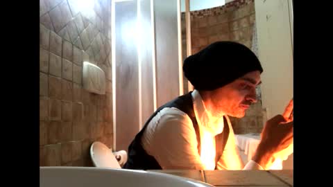 Snapshot of vinmin90 chatting on 12-30-24, 12:54 Zenith online show from 12-30-24, 12:54