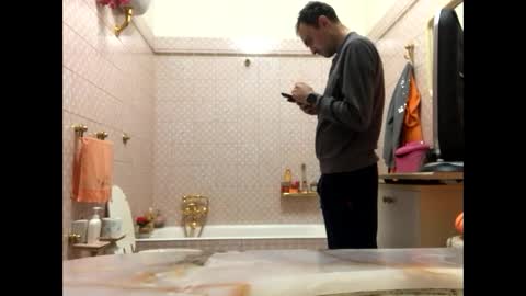 Snapshot of vinmin90 chatting on 12-30-24, 06:27 Zenith online show from 12-30-24, 06:27