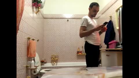 Snapshot of vinmin90 chatting on 01-05-25, 02:27 Zenith online show from 01-05-25, 02:27