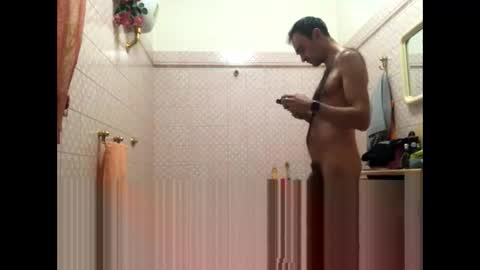 Snapshot of vinmin90 chatting on 02-12-25, 12:16 Zenith online show from 02-12-25, 12:16