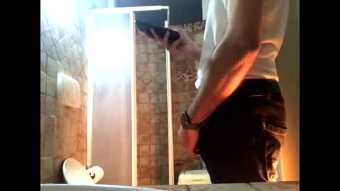 Snapshot of vinmin90 chatting on 02-21-25, 06:26 Zenith online show from 02-21-25, 06:26