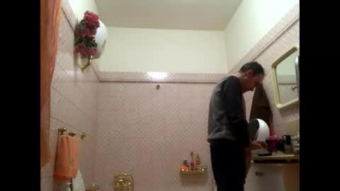 Snapshot of vinmin90 chatting on 10-14-25, 09:54 Zenith online show from 10-14-25, 09:54