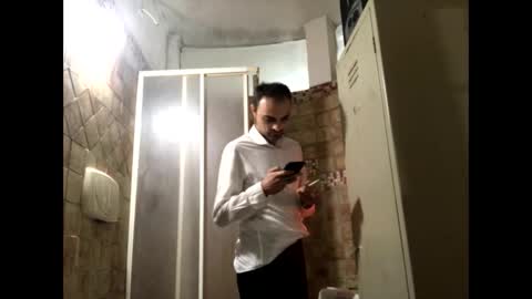 Snapshot of vinmin90 chatting on 10-19-25, 10:54 Zenith online show from 10-19-25, 10:54