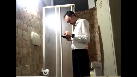 Snapshot of vinmin90 chatting on 10-26-25, 11:31 Zenith online show from 10-26-25, 11:31