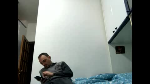 Snapshot of vinmin90 chatting on 11-06-25, 02:51 Zenith online show from 11-06-25, 02:51