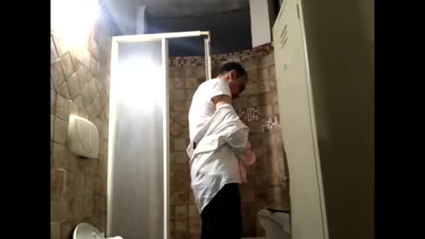 Snapshot of vinmin90 chatting on 11-09-25, 11:03 Zenith online show from 11-09-25, 11:03