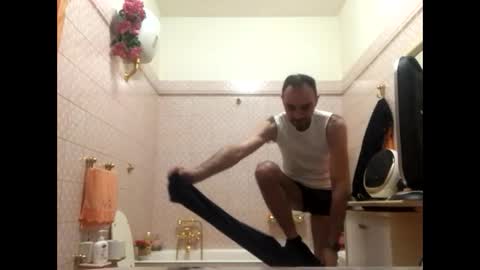 Snapshot of vinmin90 chatting on 11-11-25, 12:16 Zenith online show from 11-11-25, 12:16