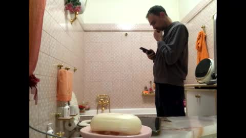 Snapshot of vinmin90 chatting on 11-25-25, 09:59 Zenith online show from 11-25-25, 09:59