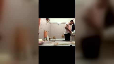 Snapshot of vinmin90 chatting on 12-14-25, 01:55 Zenith online show from 12-14-25, 01:55