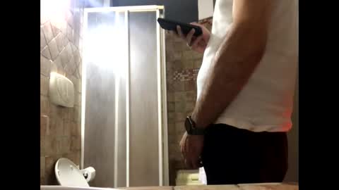 Snapshot of vinmin90 chatting on 12-17-25, 05:19 Zenith online show from 12-17-25, 05:19