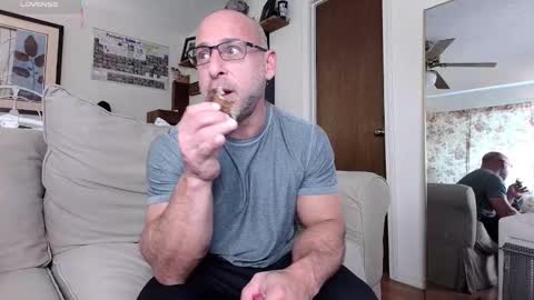Vinny Marchegiano online show from 09-17-25, 03:35