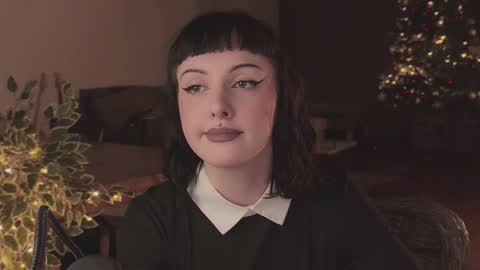 Diva Silvia online show from 12-18-24, 05:00