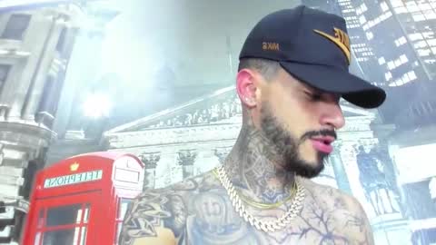 Snapshot of vinzenzrizzo chatting on 10-18-25, 05:54 ---Vinzen--- online show from 10-18-25, 05:54