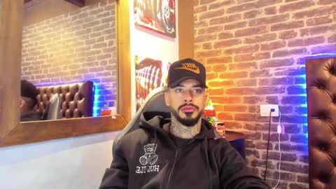 Snapshot of vinzenzrizzo chatting on 11-05-25, 04:45 ---Vinzen--- online show from 11-05-25, 04:45