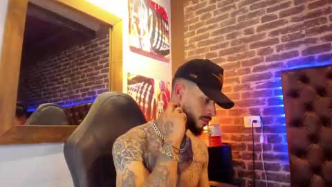 Snapshot of vinzenzrizzo chatting on 11-20-25, 05:07 ---Vinzen--- online show from 11-20-25, 05:07