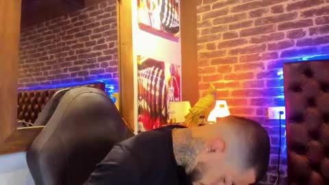 Snapshot of vinzenzrizzo chatting on 11-25-25, 04:56 ---Vinzen--- online show from 11-25-25, 04:56