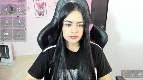 Snapshot of vio_let_ chatting on 11-03-25, 12:50 Daniela online show from 11-03-25, 12:50